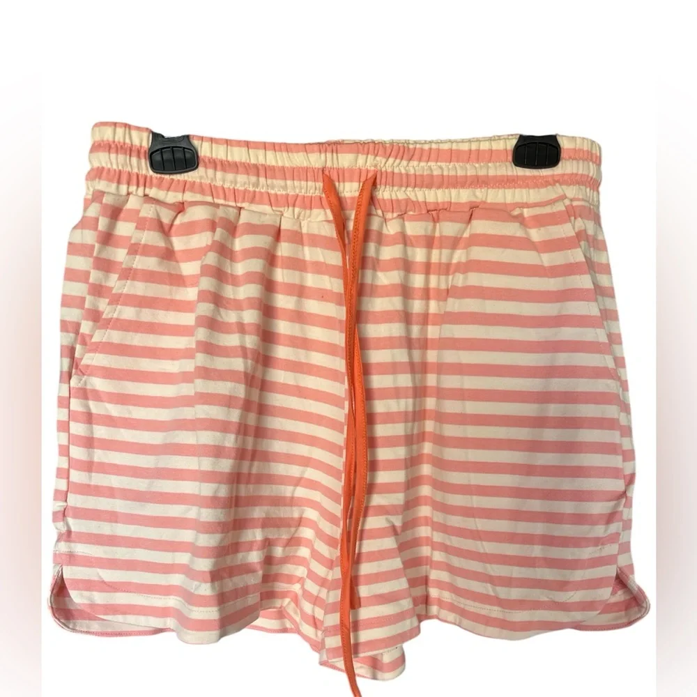 THOMAS & COMPANY - Women’s Pink Stripe Knit Shorts Set